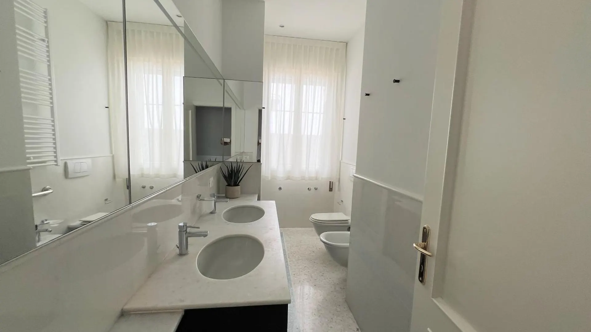 Villa Al Mare Apartments リド・ディ・イエゾロ
