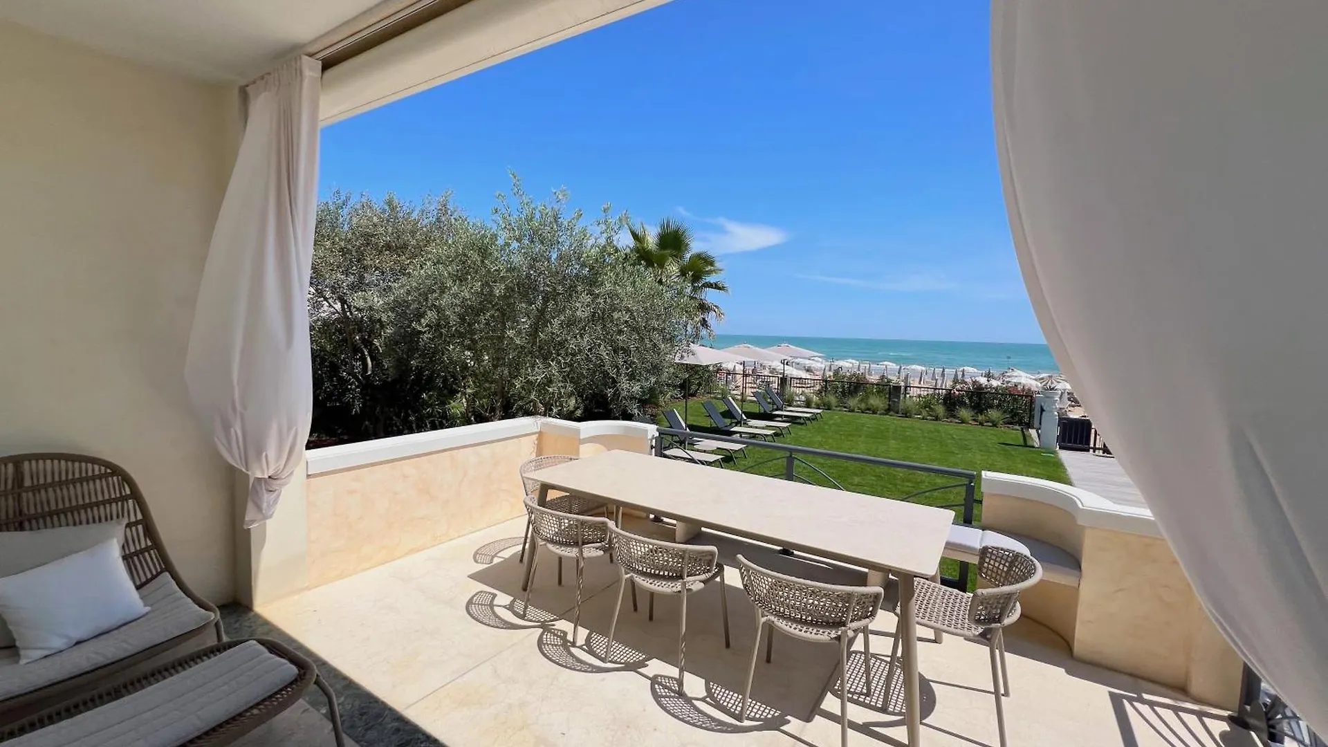 Villa Al Mare Apartments Lido di Jesolo