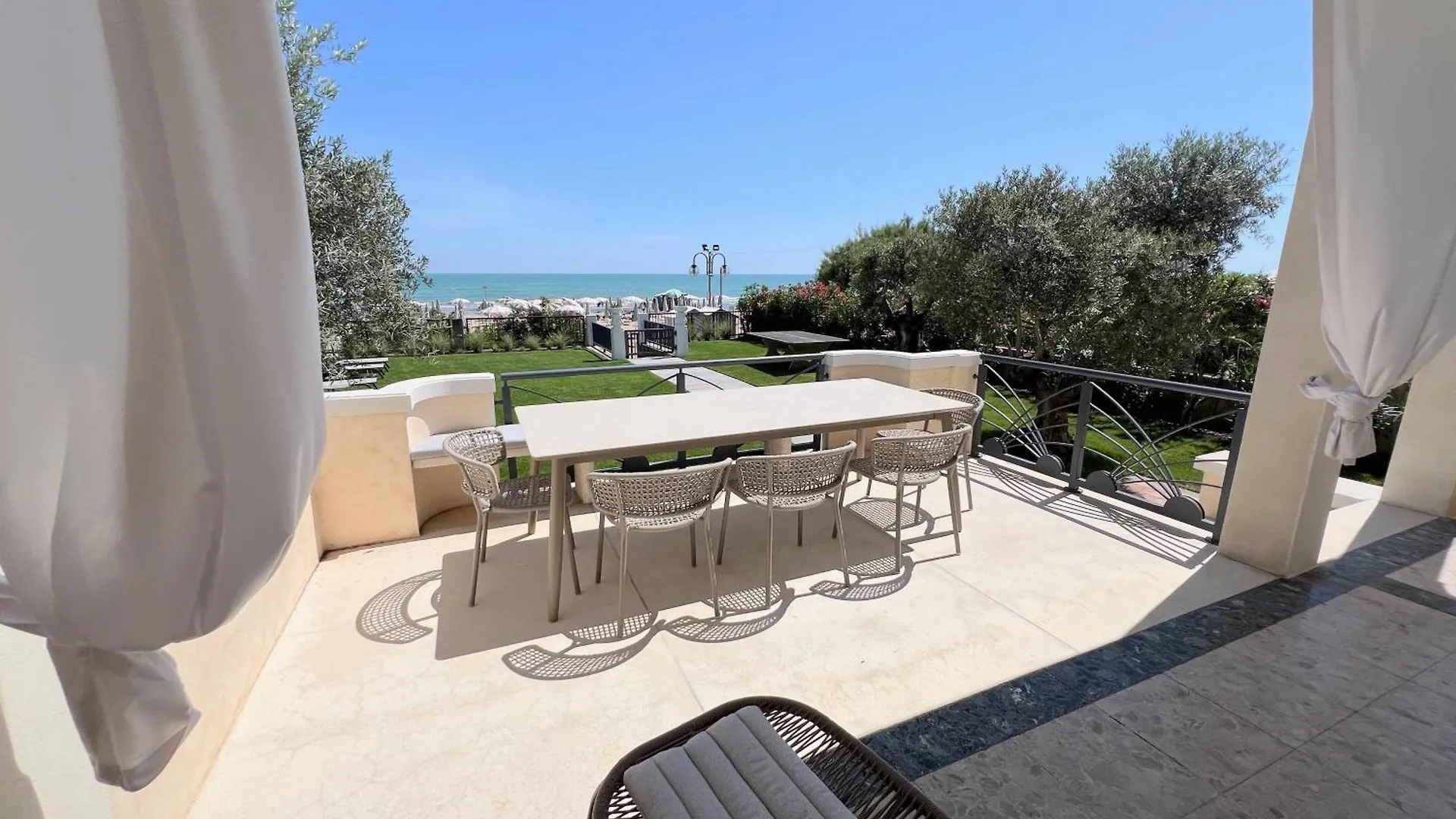 Villa Al Mare Apartments Lido di Jesolo Italy